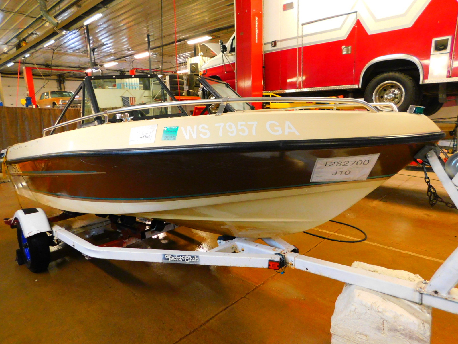 1984 Forester 160 120HP Mercruiser Yacht Club T1282700