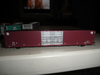 ATSF  - ver.2   86' auto parts 4 door boxcar          # 36706