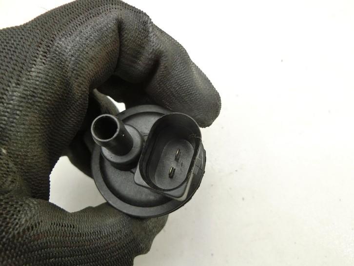 VW EOS 1F 06-09 TSI 1,4 118KW Magnetventil Vakuumventil für Kraftstoffbehälter  - Bild 4