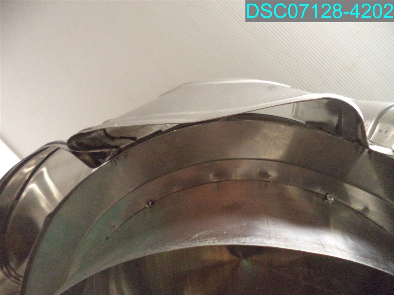 Damaged HART COOLEY 086096 14CU Type B-Gas Vent 699663005066