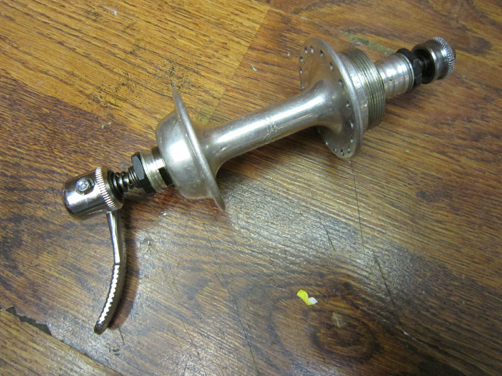 VINTAGE CAMPAGNOLO 36 HOLE 126x10qr ENGLISH THREADED REAR VINTAGE CAMPAGNOLO 36 HOLE 126x10qr ENGLISH THREADED REAR