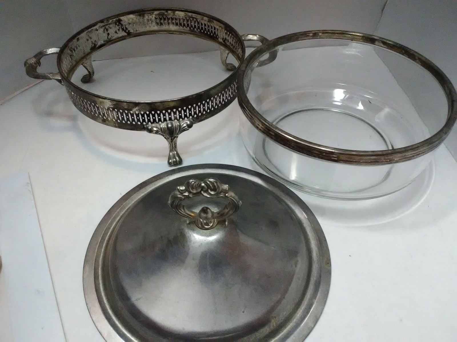Round Glass Casserole Buffet Style Silverplate Serving Dish w/Lid Raise Footed