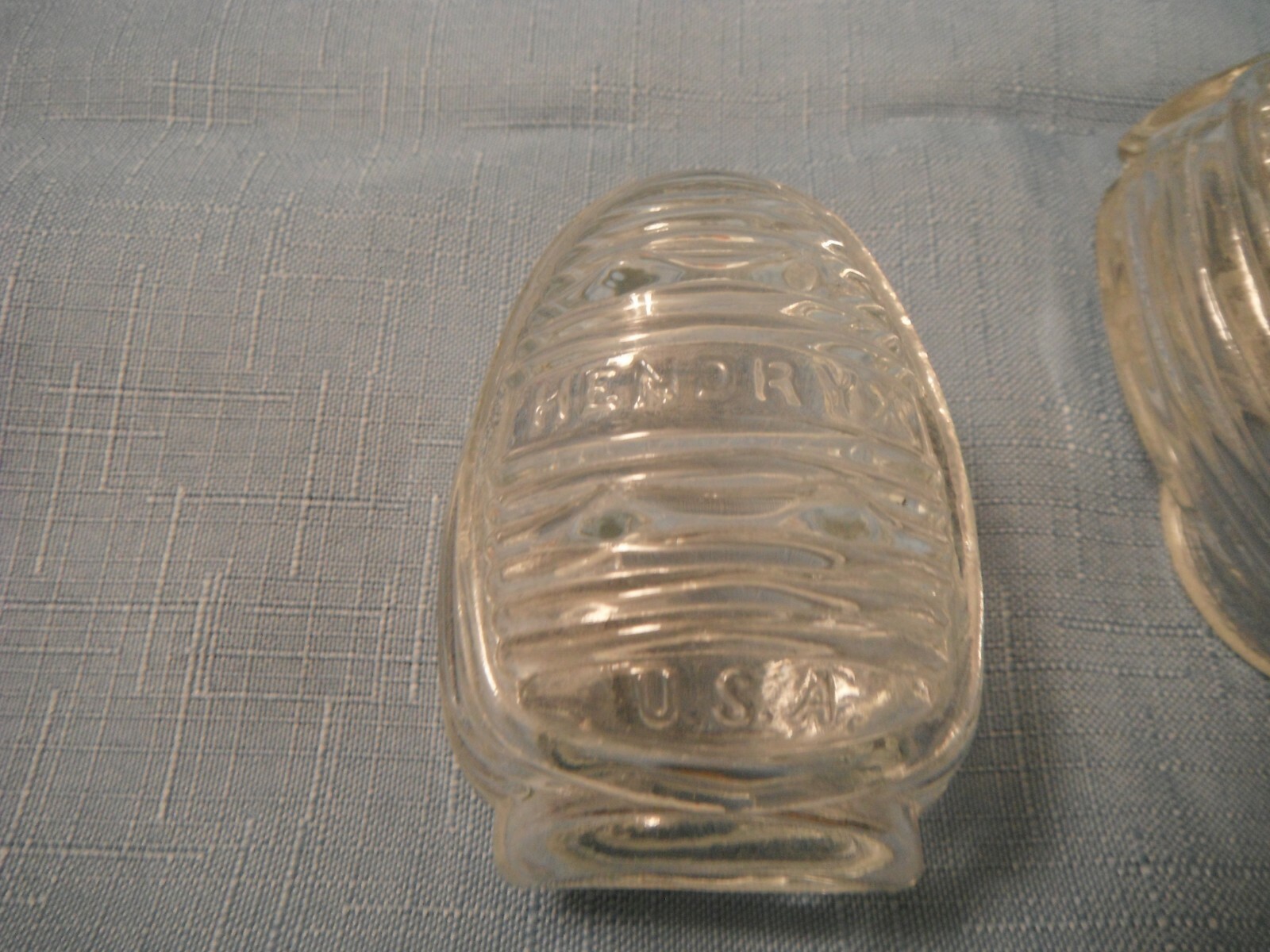 HENDRYX Bird cage feeder, Antique/Vintage CLEAR   Embossed USA