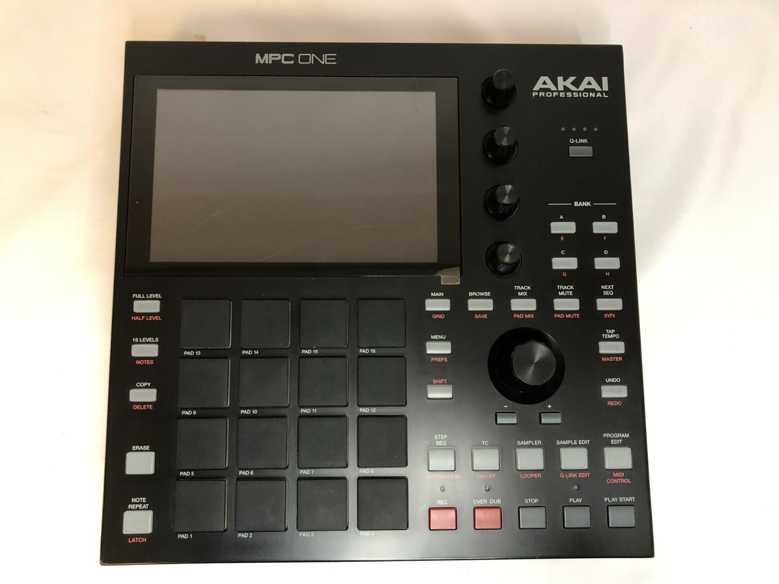 Akai Professional MPC One Standalone Music Production Center Akai Professional MPC One Standalone Music Production Center