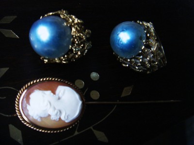 Vtg 14 KT Gold SCRAP Coral Pearl Vintage Ring Earring Stick Pin 24.6 gr