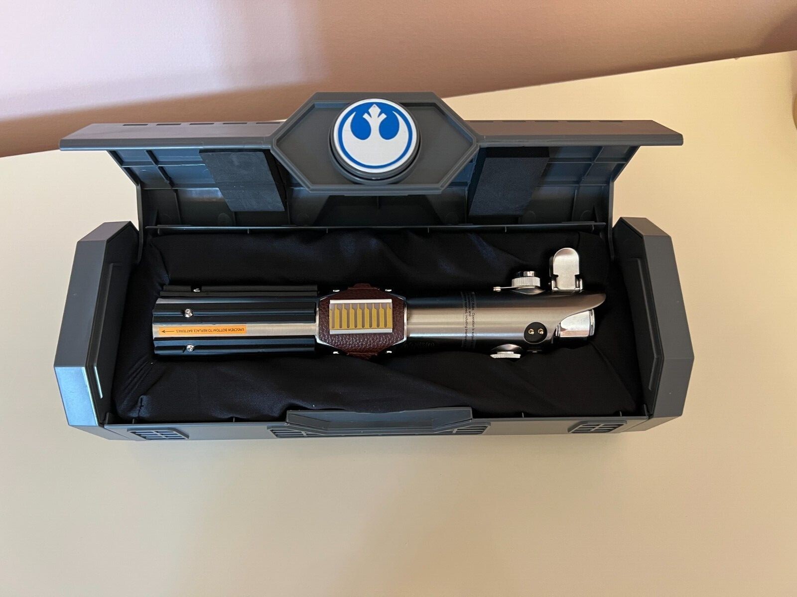 貴重☆ レイア ライトセーバー スターウォーズ ギャラクシーズエッジ フィギュア Amazon.com: Galaxy's Edge Rey/Reforged Skywalker Legacy