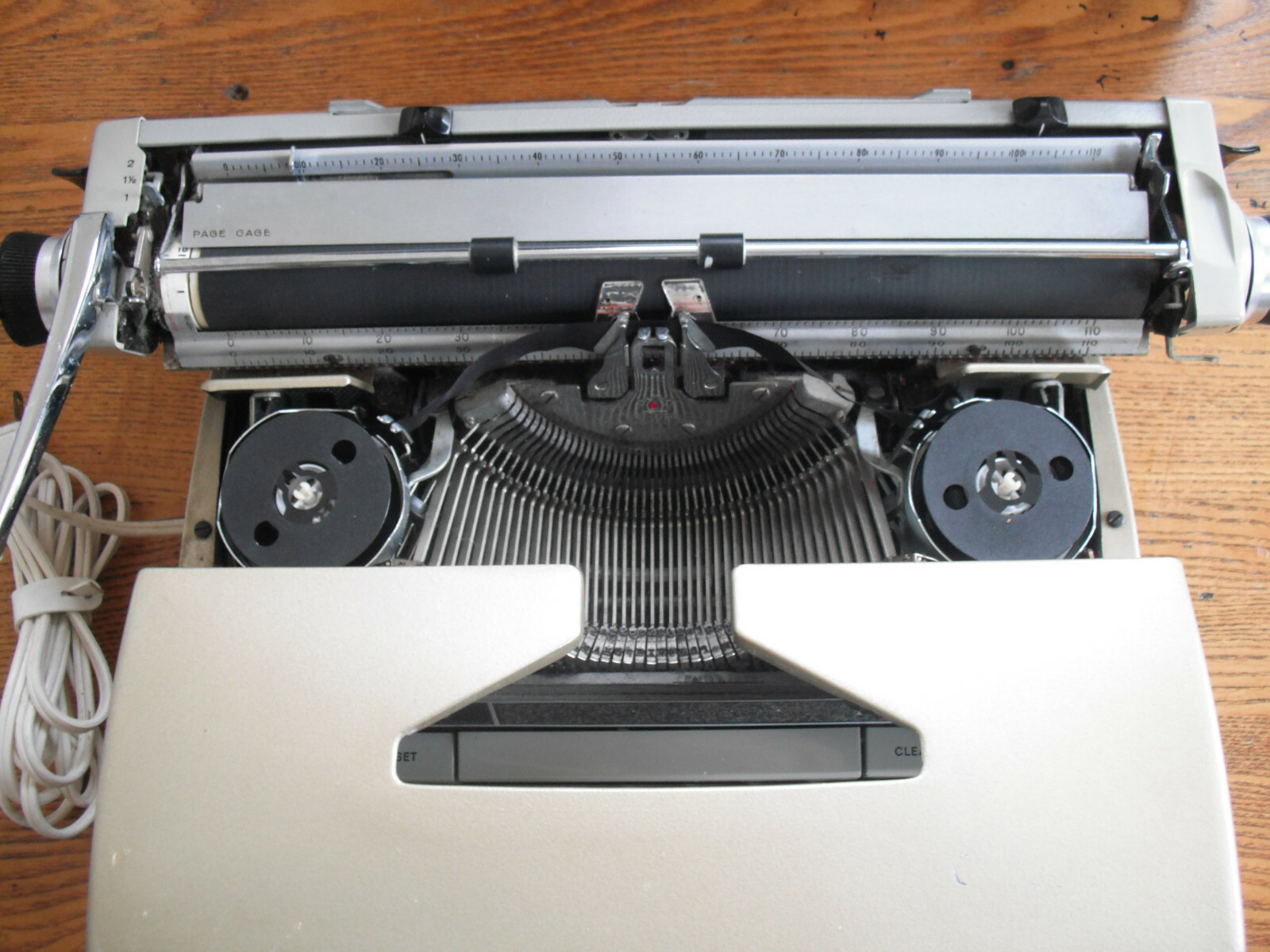 Vintage Smith Corona Electra 120 Portable Typewriter w/Hard Case & Key
