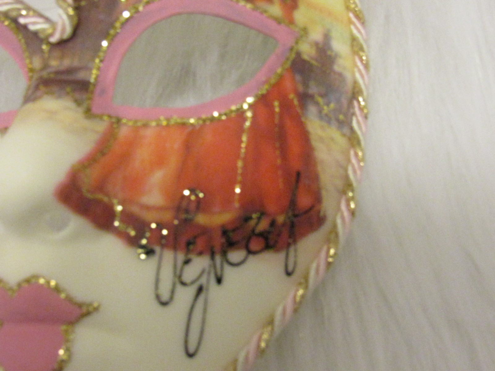 MASCHERA DEL GALEONE~ITALY~HAND MADE VENEZIA MASK~ handheld white/pink