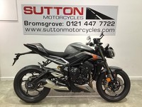 TRIUMPH STREET TRIPLE 765 RS