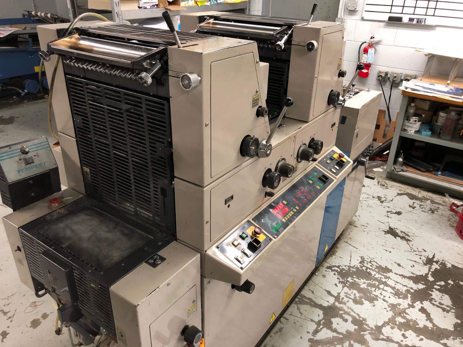 Printing press  1996  Ryobi 3302M - Crestline and chiller
