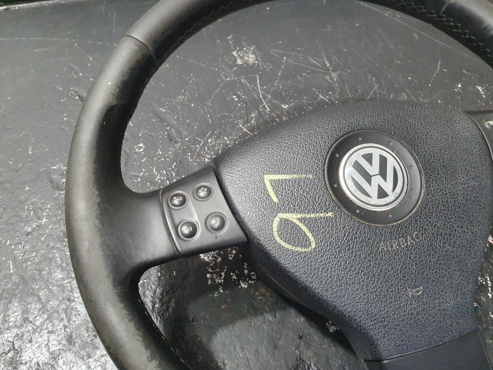2006 Passat VW STEERING WHEEL 3C/MK6 B6-B7 ROUND BUTTONS STANDARD TYPE 03/ image 4