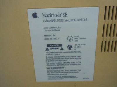 Vintage Macintosh SE M5001 Computer No HDD