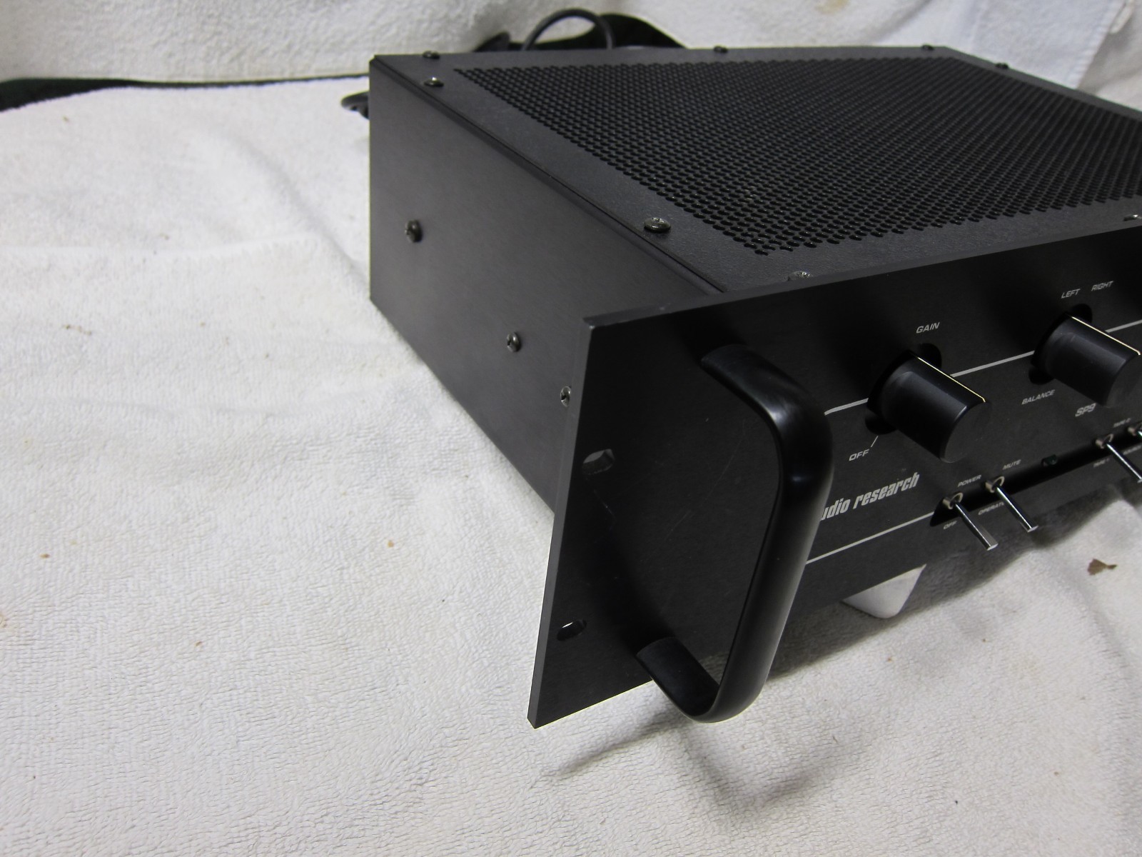 AUDIO RESEARCH SP9 STEREO TUBE PREAMPLIFIER, FUNCTIONS AS DESIGNED!! VERY NICE!!