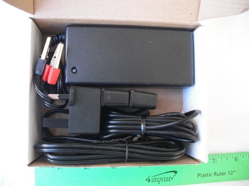 E-flite EFLC4031 5.0 Amp Power Supply, 100-240V AC, 12V DC, 