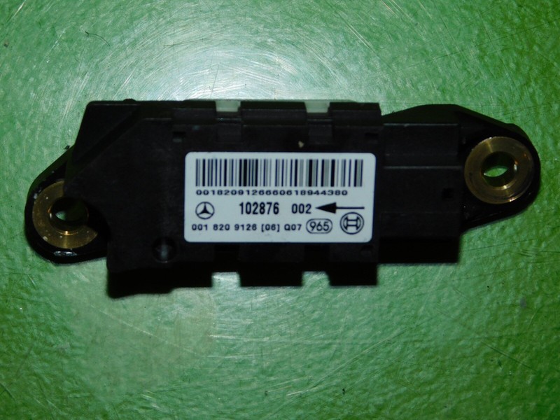 06-11 CLS 550 63 W219 OEM 0018209126 SRS crash impact sensor control ONE