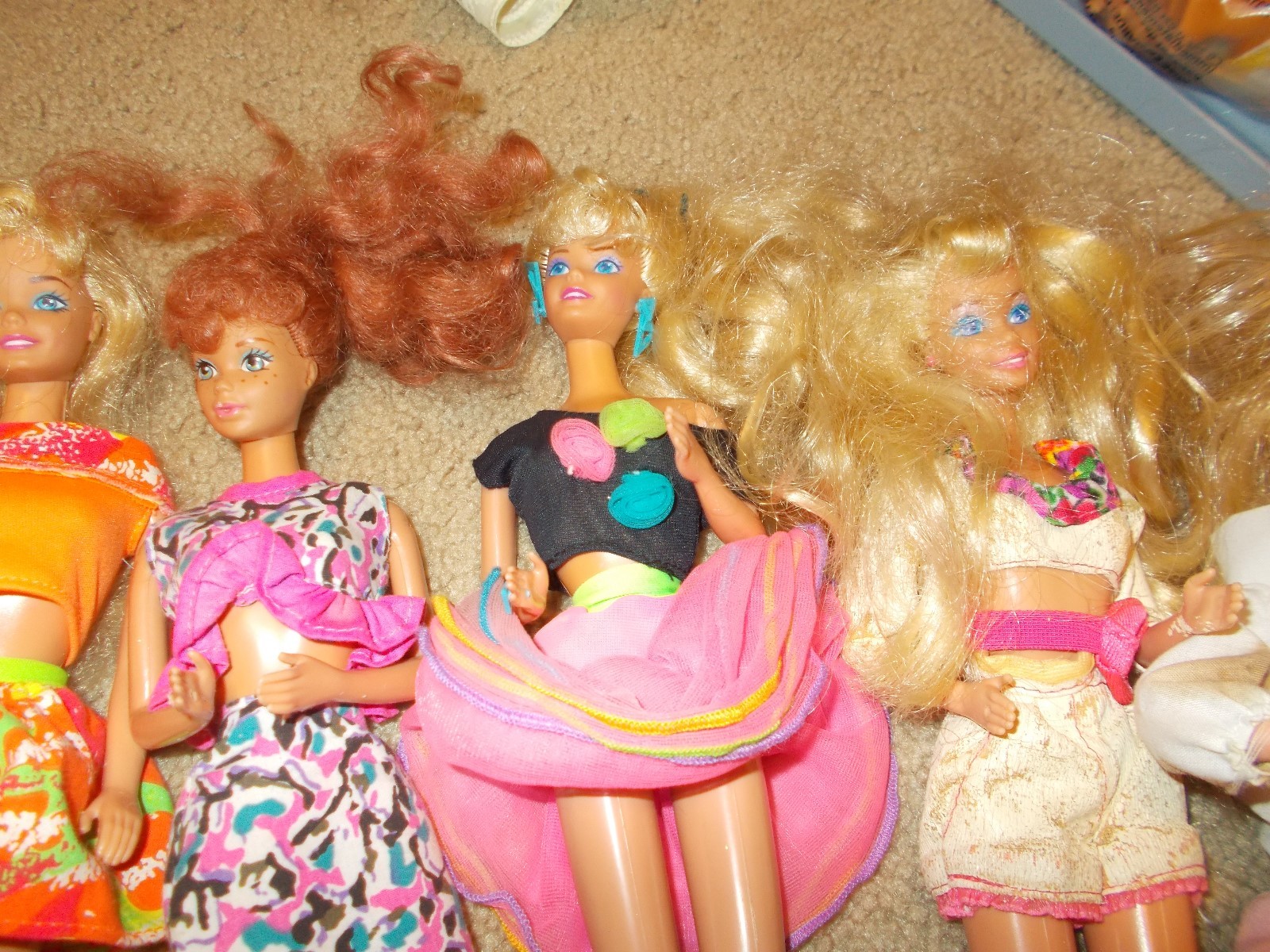 8  LOT  VINTAGE  1966   CASUAL  WEAR    BARBIE'S