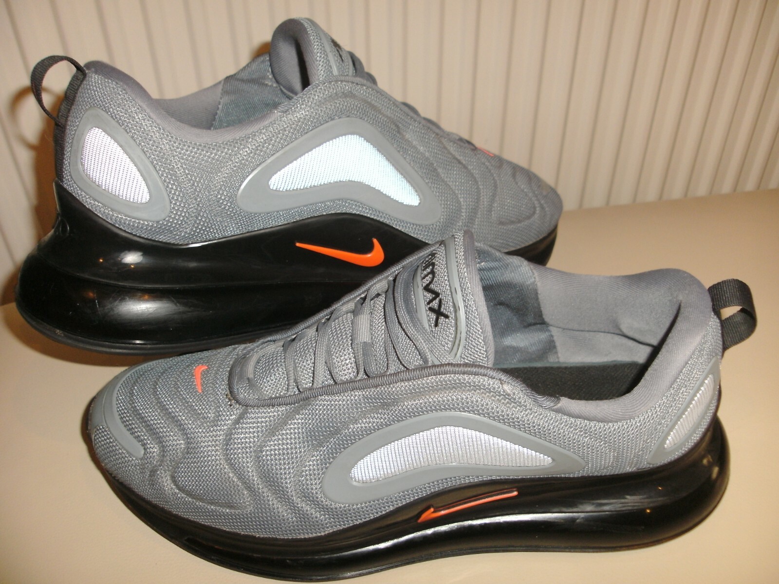 Nike Air Max 720 Sneaker Herren Jungen Freizeit Fitness Studio Halbschuhe Gr. 44