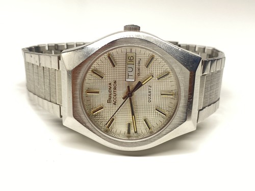 ケ*ン様 Bulova Accutron 自動巻き時計 シルバー ☆美品【BULOVA ACCUTRON】ブローバ・アキュトロン アキュ
