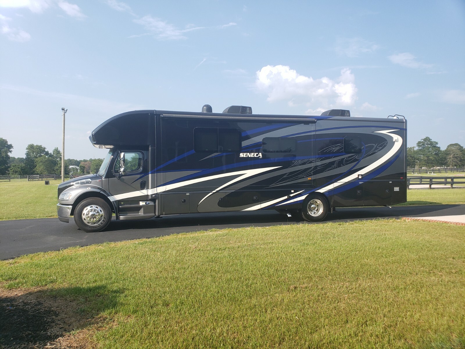 2021 Jayco Seneca 37k Super C Cummins Diesel Only 2500 Miles No