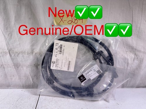08-14 Mercedes-Benz C W204 Windscreen washer fluid reservoir bottle A2048600192