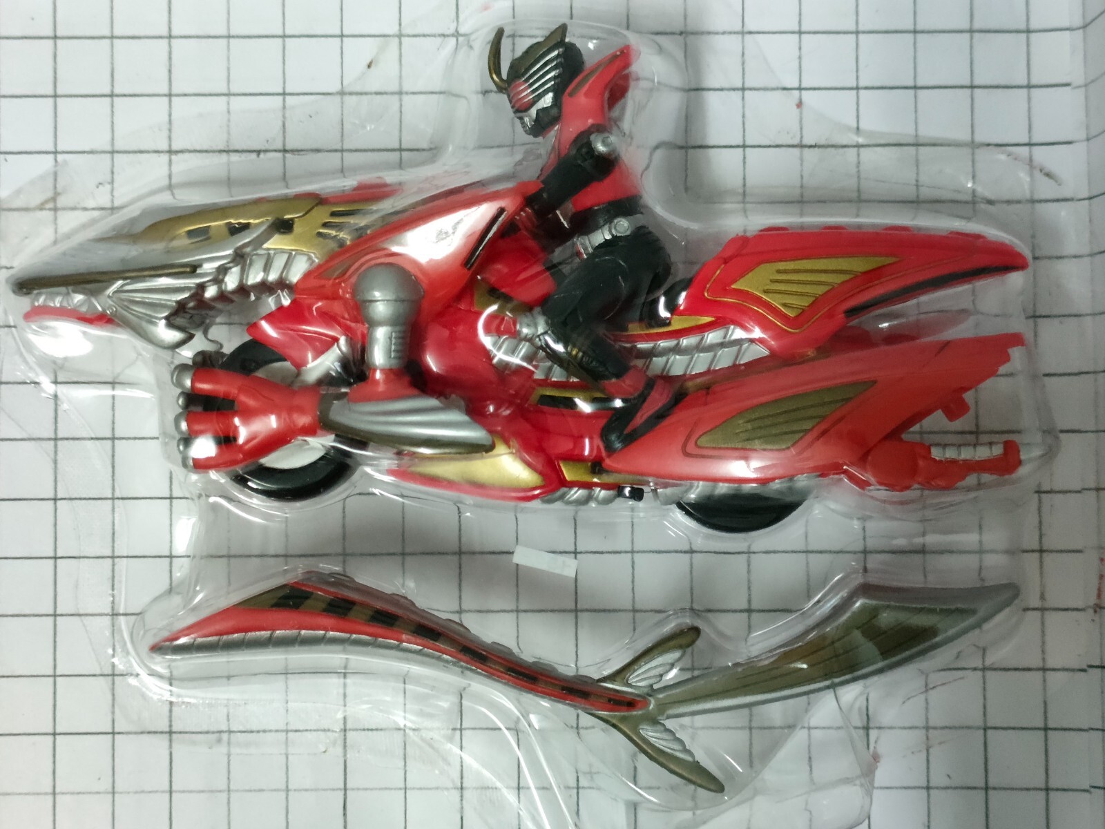 特撮 MASKED RIDER RYUKI & DRAGREADER Kamen Rider Ryuki W/ Dragshields Figure Bandai 2001 Rider