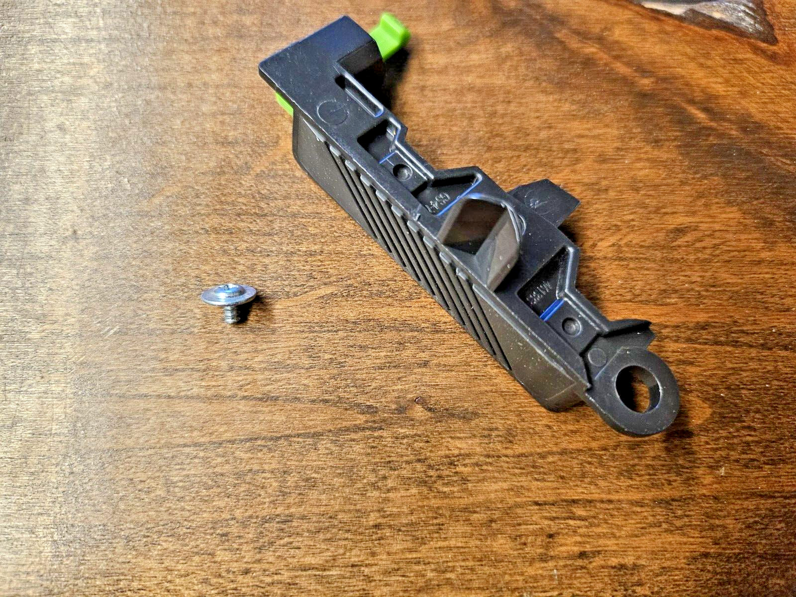 OEM iRobot Roomba Brush Door Arm Latch e5 i1 i2 i3 i4 i5 i6