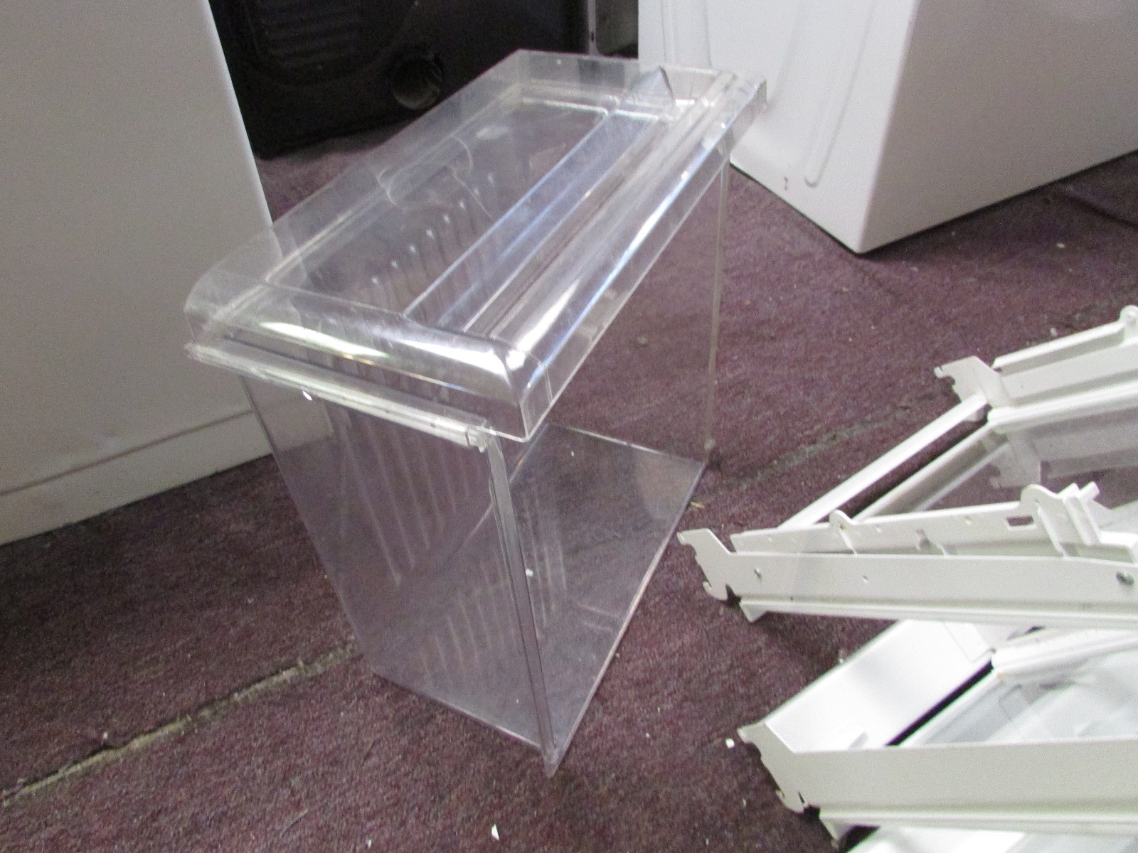 GE / UNVIERSAL REFRIGERATOR COMPLETE CRISPER PAN PART # 5303289500 / 5304411659