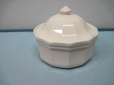 Pfaltzgraff 2 Qt. Covered Casserole 2-315 w/ Lid, White Heritage Pattern