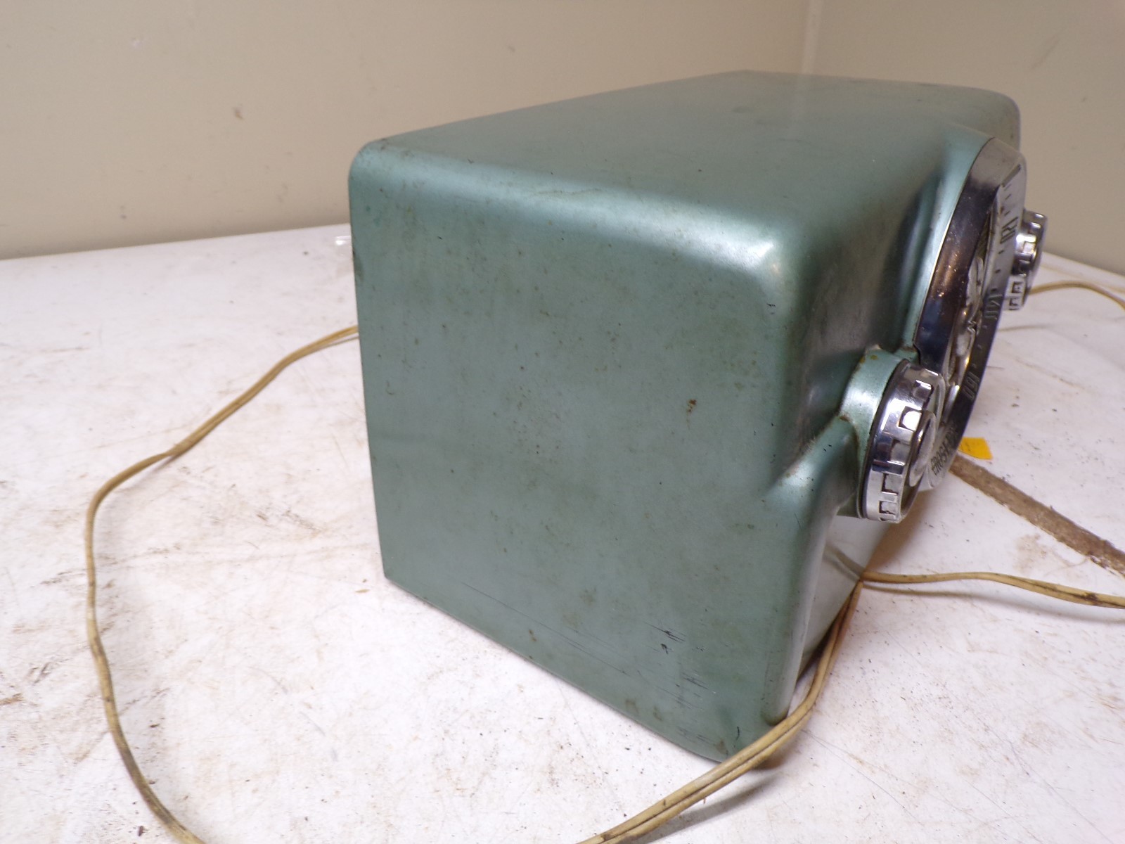 1950's Crosley Bakelite Radio