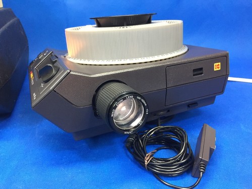 Kodak Carousel 4400 Slide Projector w/Remote 3 Trays Hard Case Excellent!