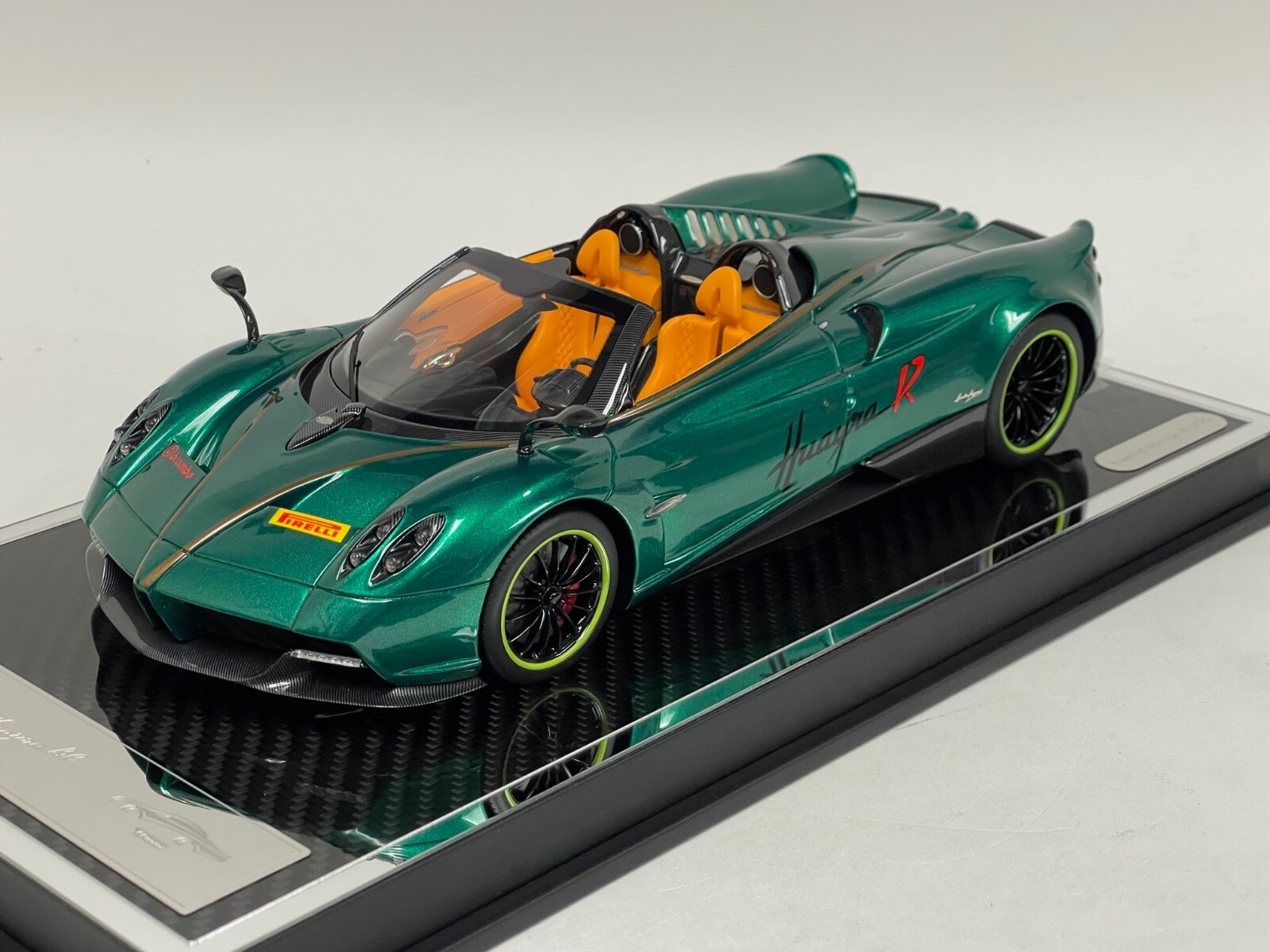 パガーニ　pagani ジャケット　新品　huayra roadster BC Men's Black Full-Zip Sweatshirt | Huayra Roadster BC