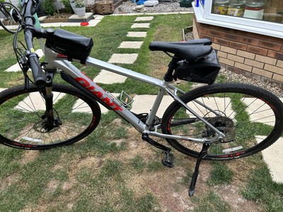 Giant roam 1  hybrid bike Medium Frame. Hardly Used Lots Accessories