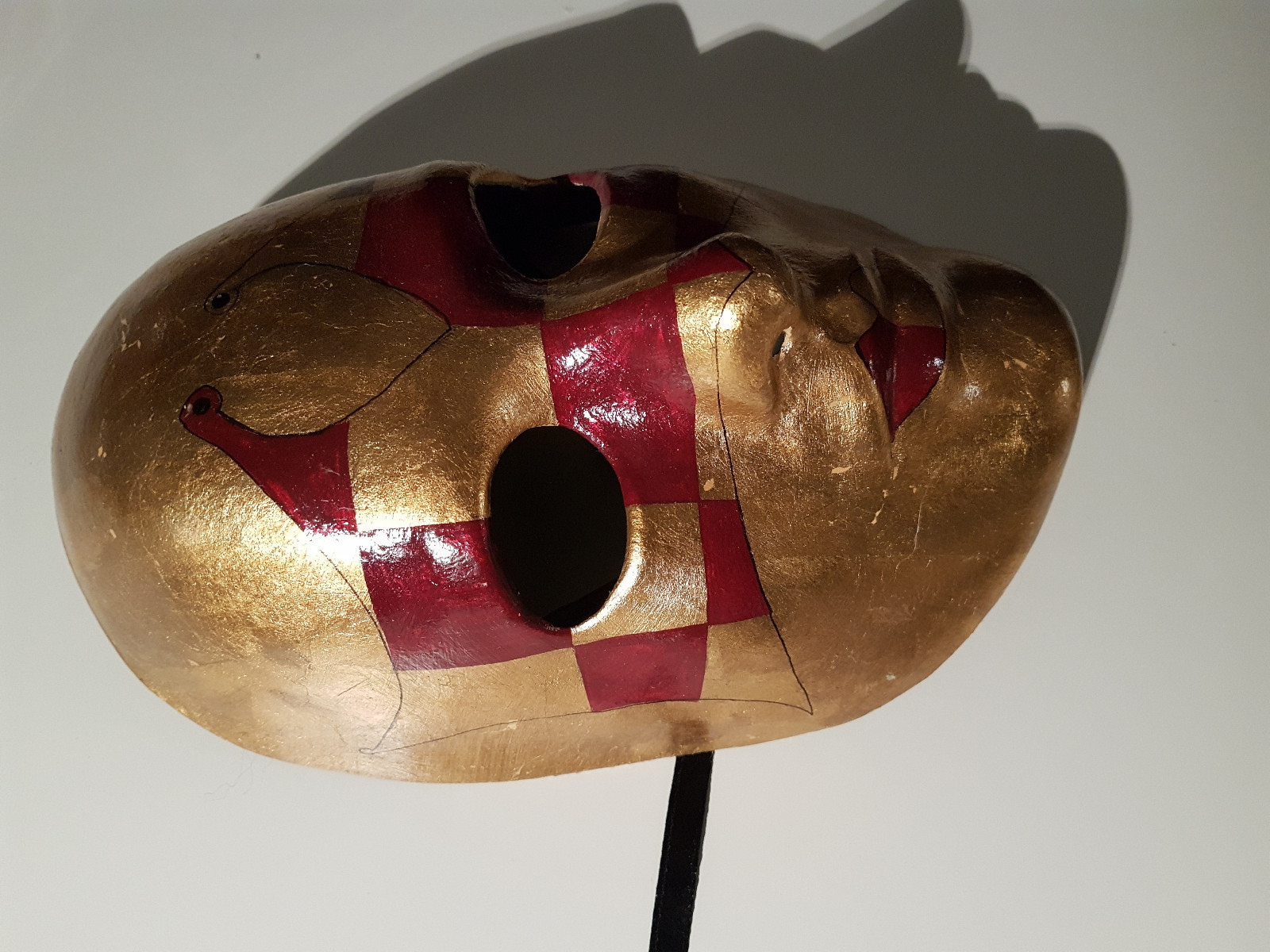 venezianische maske Handarbeit in den Farben Gold und Rot
