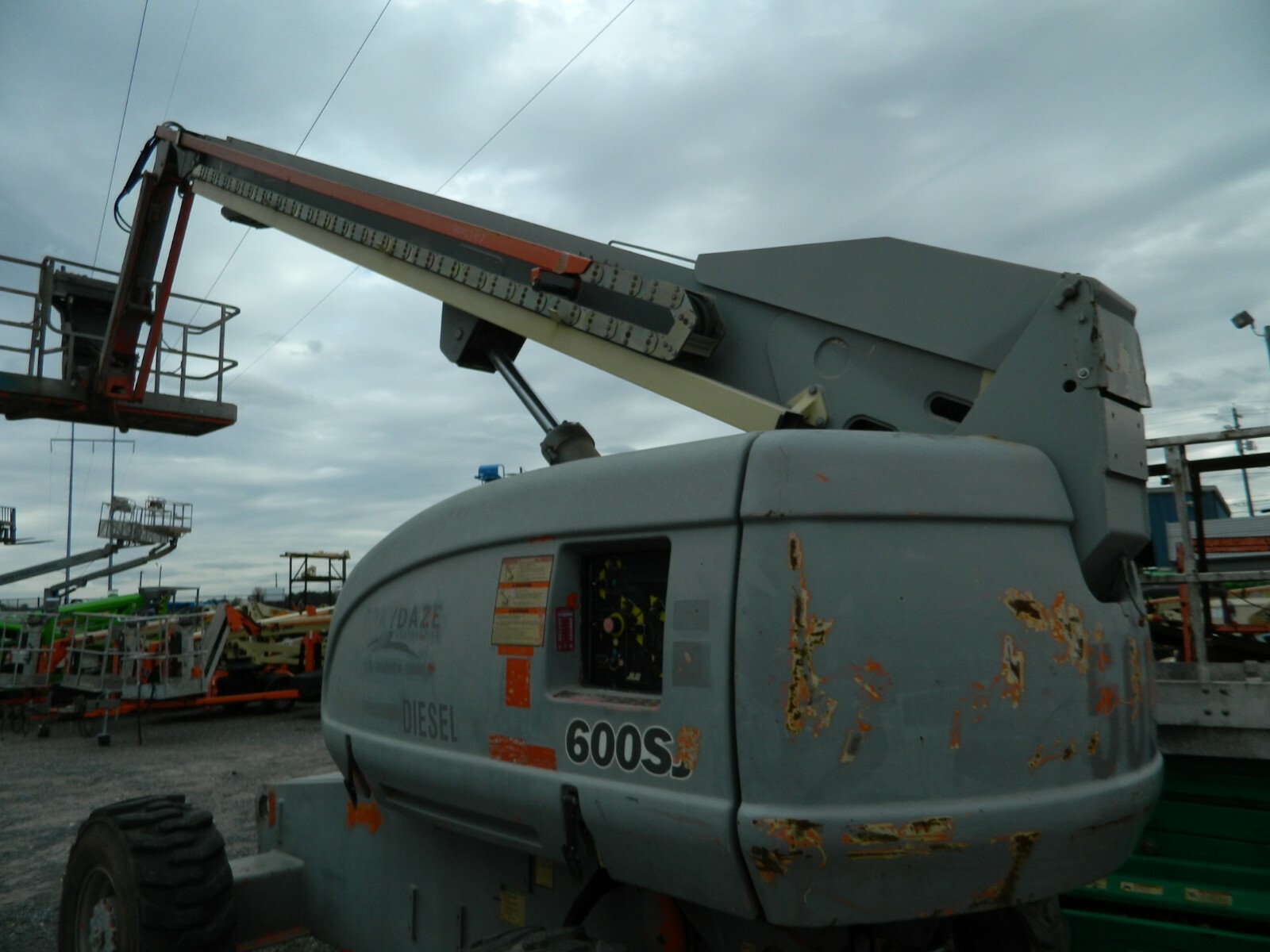 1999 JLG 600SJ Boomlift 4 Wheel Drive/ Diesel Engine Genie/ Skyjack/Snorkel