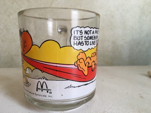 Vintage 1978 GARFIELD & ODIE McDonalds Glass Mug/Cup 