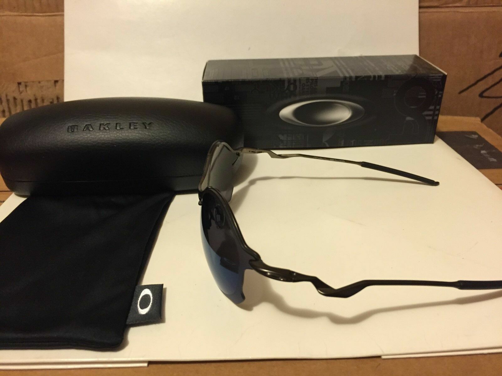 Pre-owned Oakley - Tailend - Sunglasses, Pewter W/ Ice Iridium, Oo4088-02