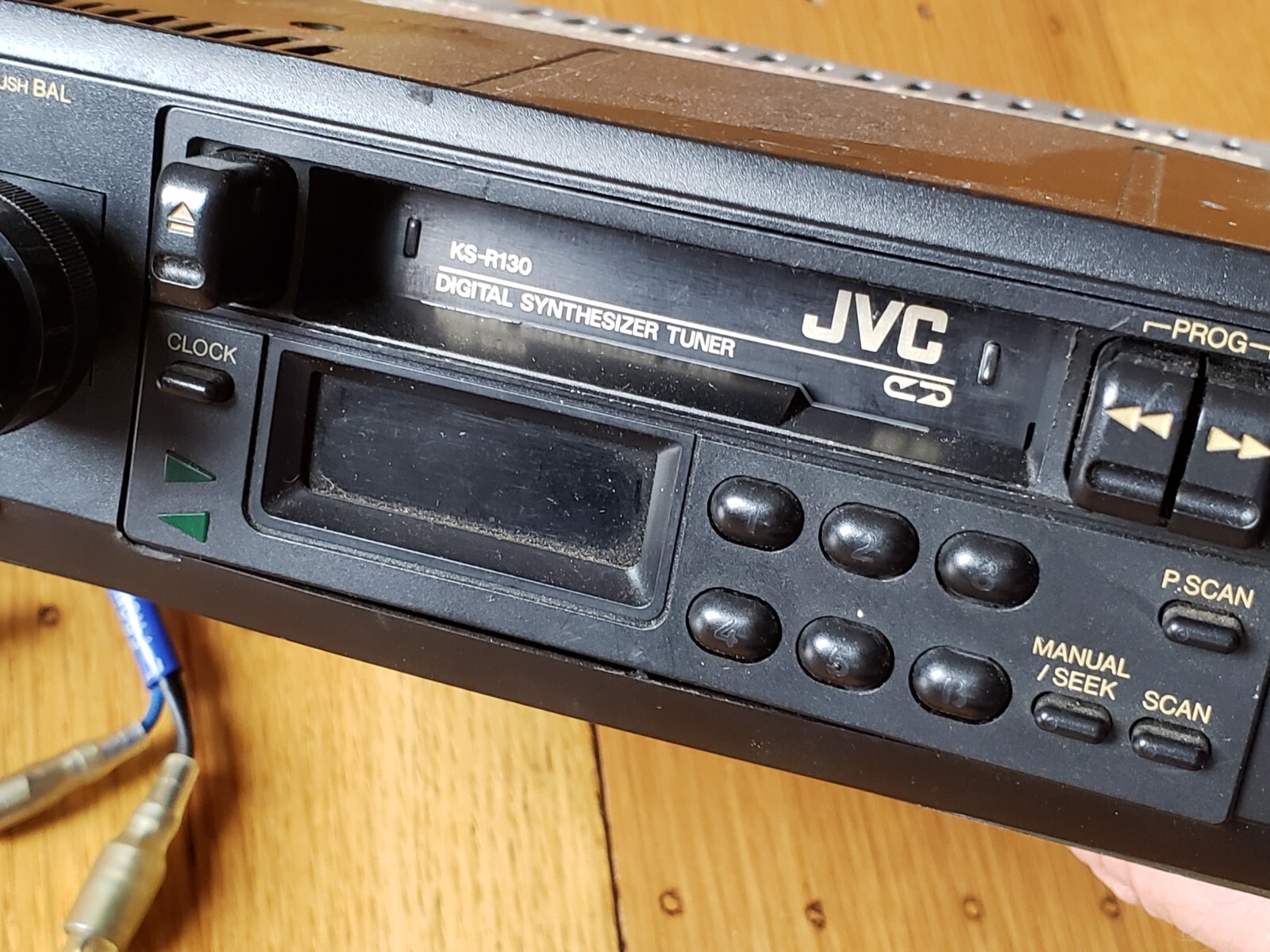 昭和レトロ】JVC 4メディア対応カーオーディオKW-MZ85DAジャンク