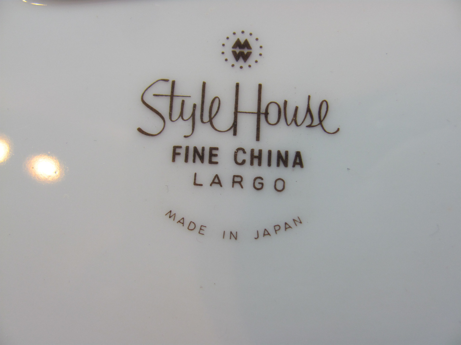 STYLE HOUSE FINE CHINA LARGO 14 INCH SERVING PLATTER