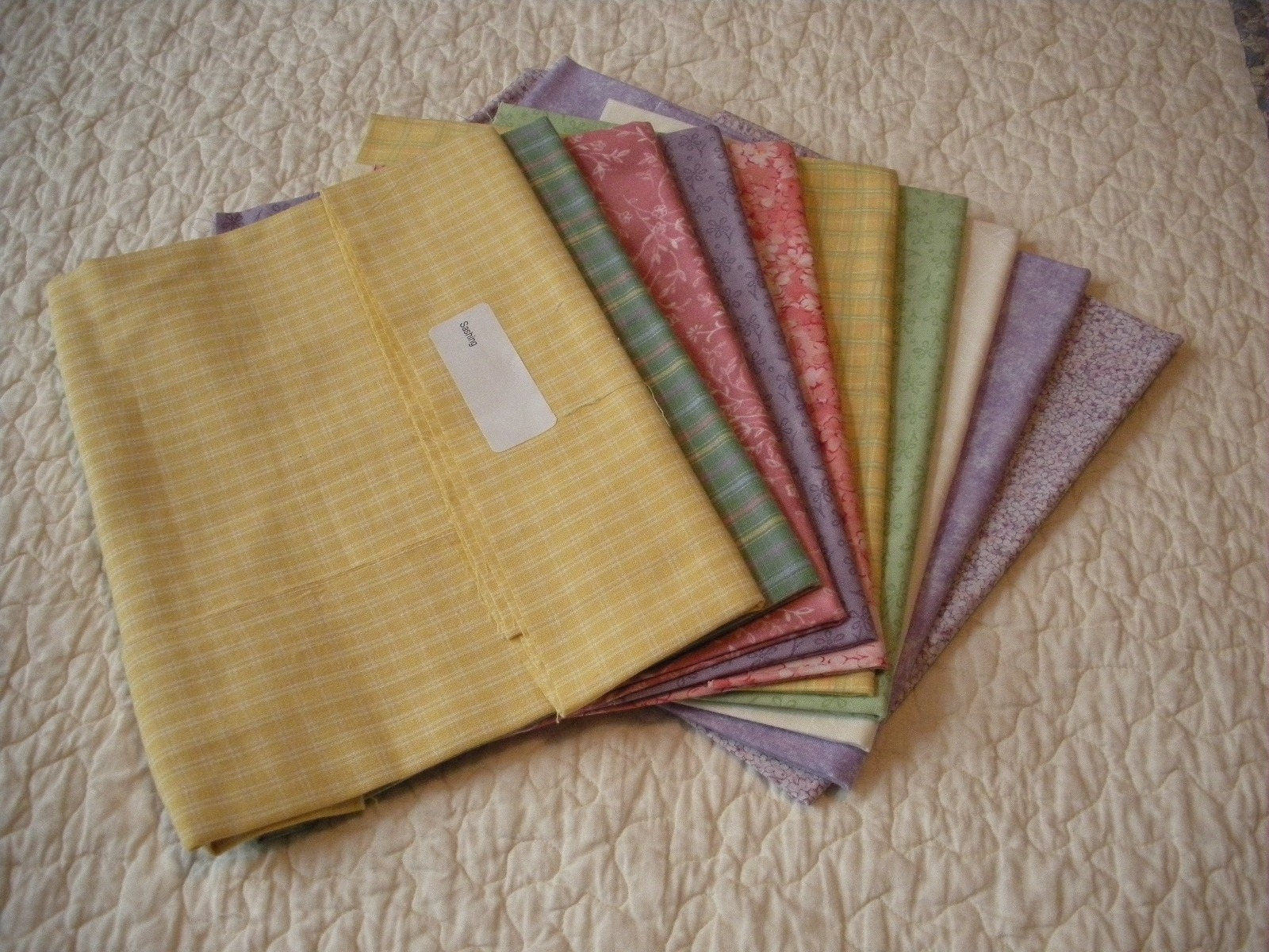 1 NEW IN FULL BLOOM QUILT KIT 73