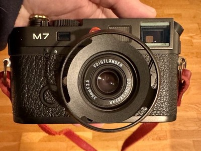 Leica M7 Black 35mm Film Camera + Voigtländer 35mm f/2.5 | Original Boxes 0.72
