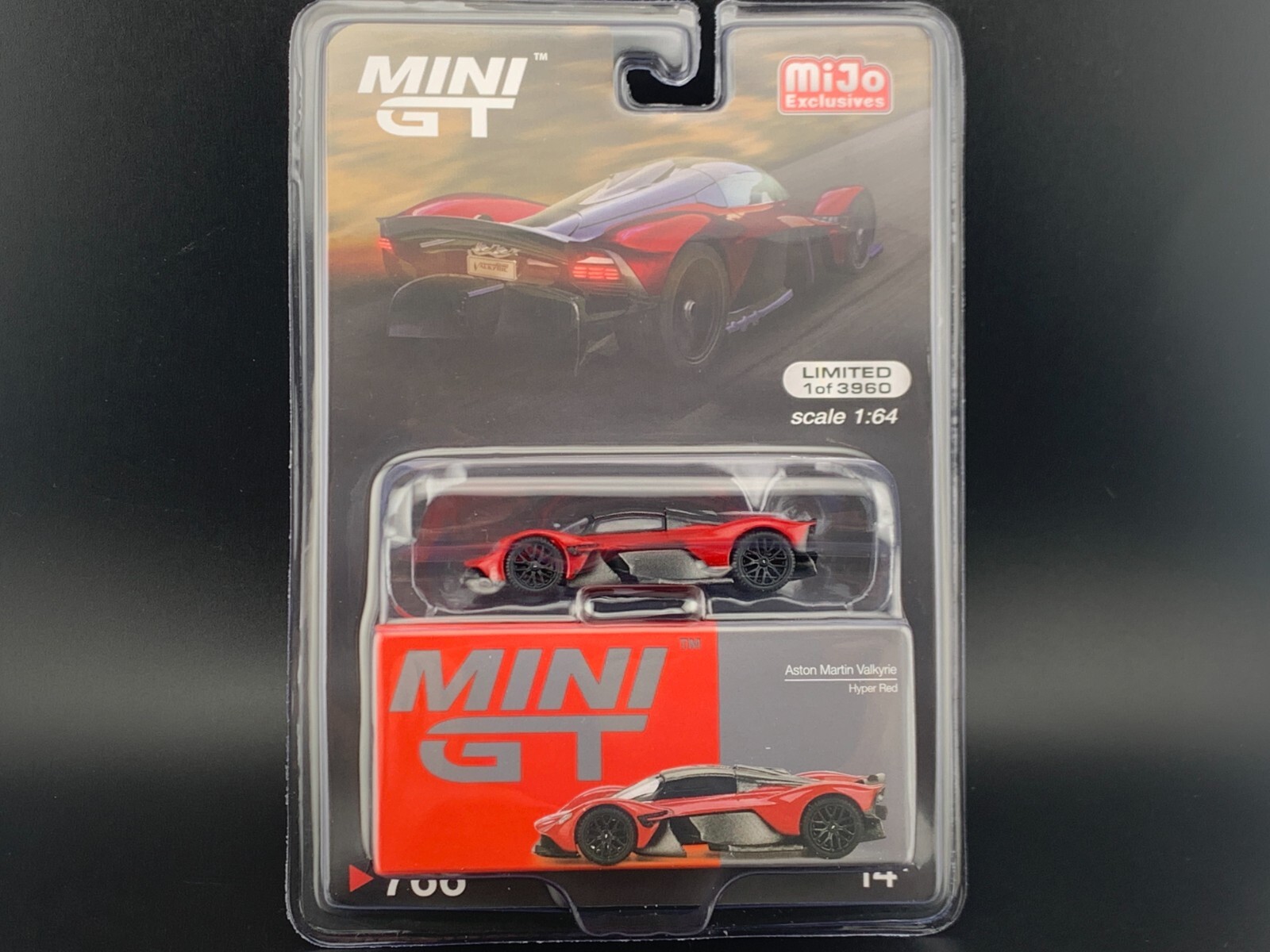 MINI GT　アストンマーチン・ヴァルキリー (ハイパーレッド) チェイスカー Amazon | MINI GT 1/64 アストンマーチン ヴァルキリー ハイパー