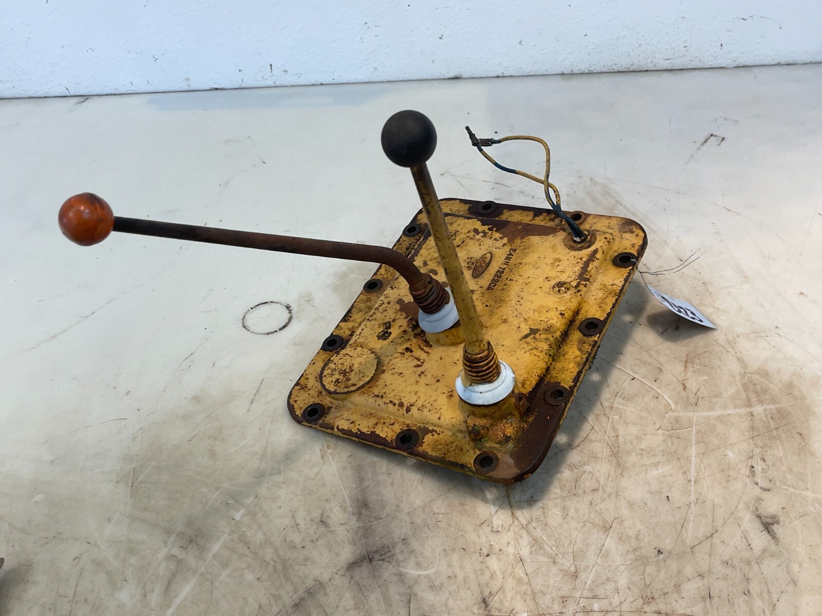 1987 Ford 6610 Tractor Transmission Shift Cover Assembly