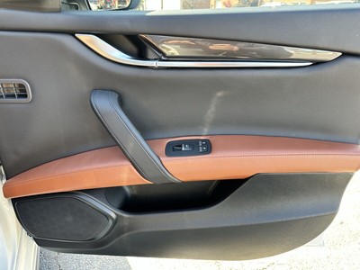 image 17 of interior