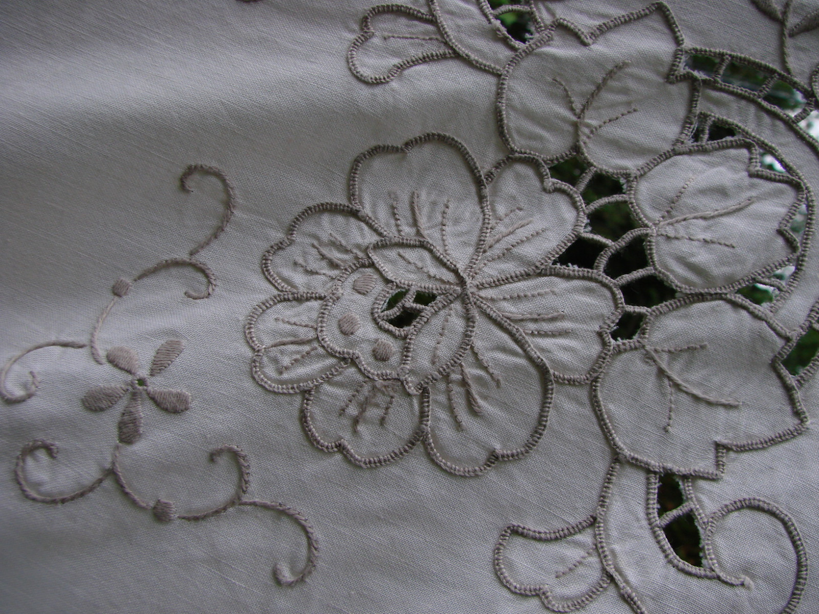 Vintage Tablecloth Embroidered Cut Work 65x98 Madeira LACE INSETS