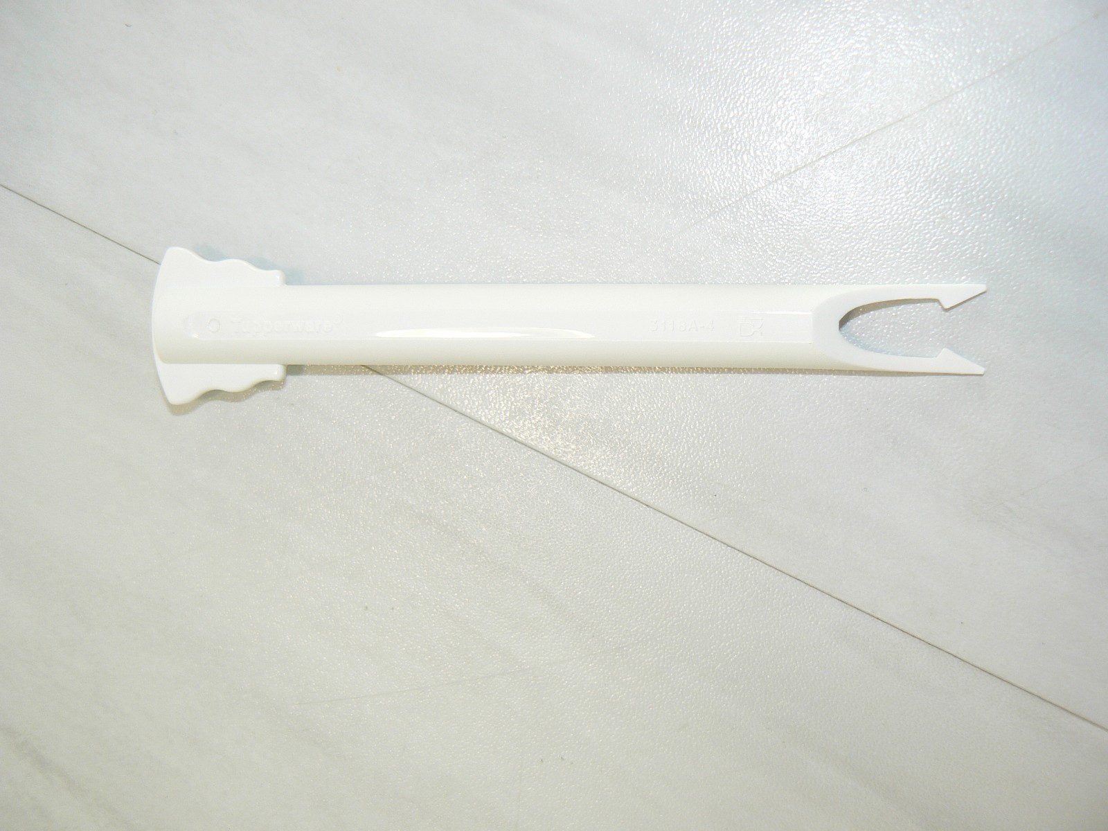 Tupperware Round 5 Cup PICK A DELI PICKLE OLIVE KEEPER 4522 Light Purple