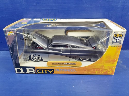 JADA 1951 Ford Mercury Metallic 2 Tone Gray Diecast Car Dub