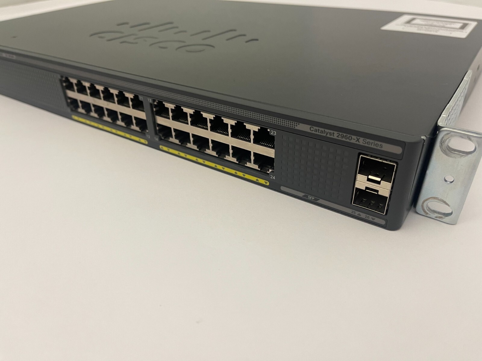 Cisco Catalyst 9200L 24ポートスイッチ Amazon.com: CISCO Catalyst 9200 C9200L-24P-4X Layer 3 Switch