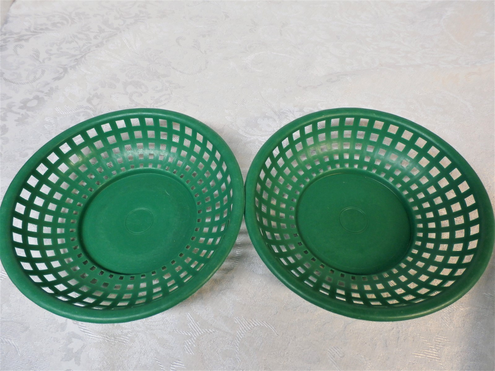 Set of 2 Green Plastic Snack Baskets 8