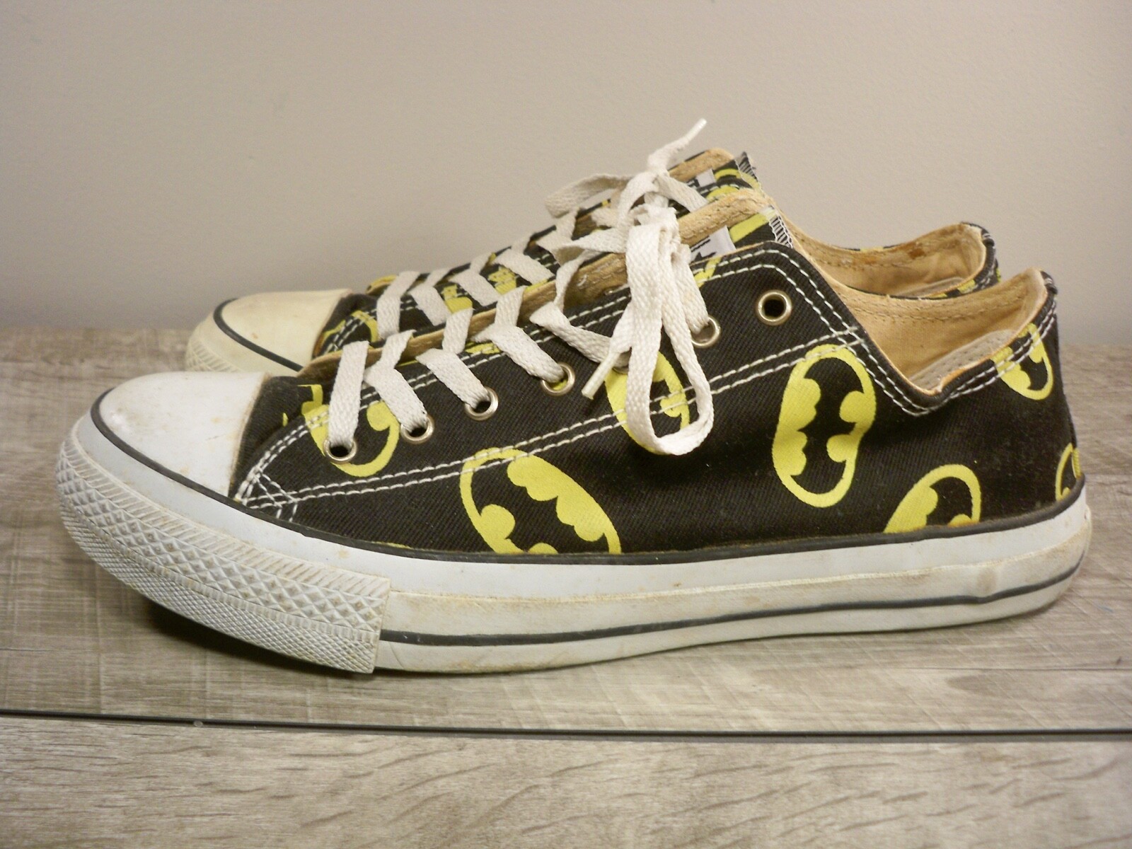 batman chucks