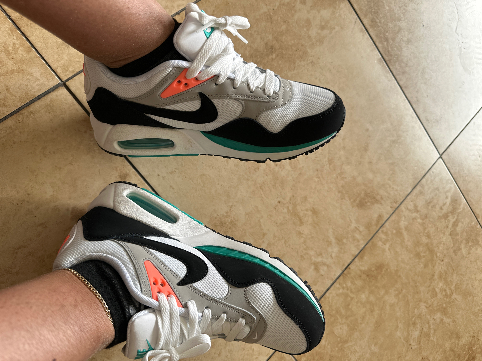 nike air max correlate size 9
